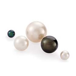 various types of loose pearls
